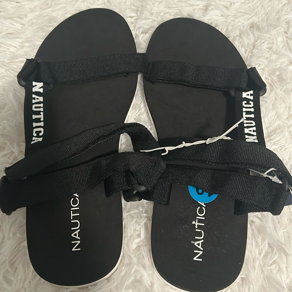 Náutica black beach summer vibes flap brand new size 10 very comfortable